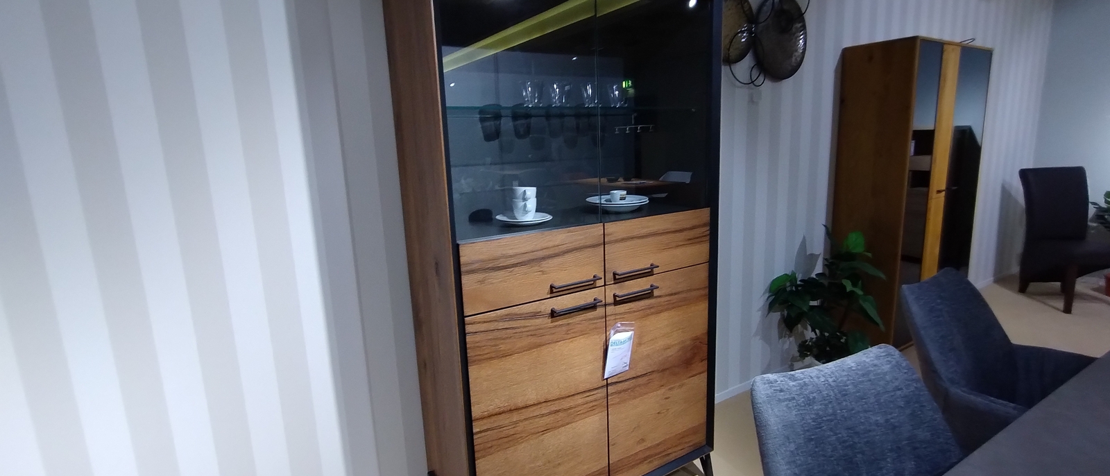 Janella Vitrine SALE