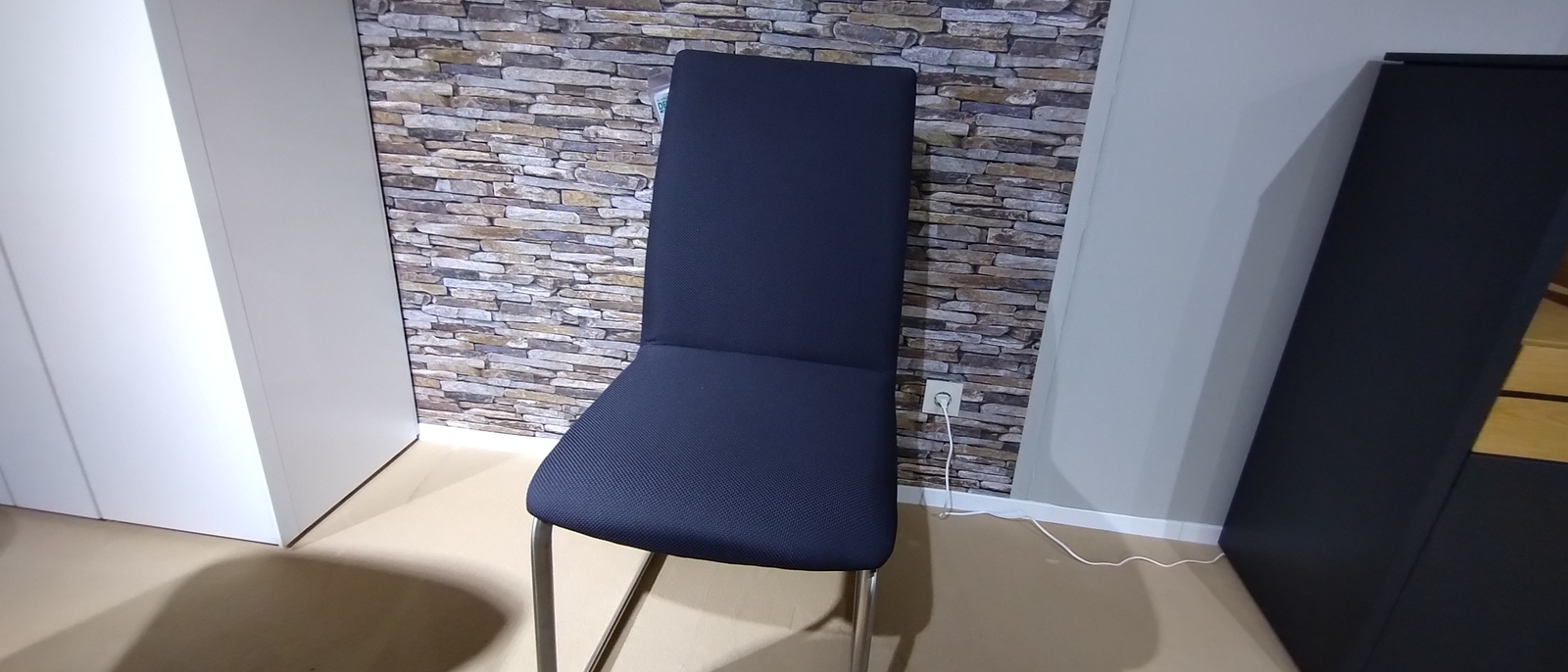 2601-17CV Eileen Stuhl SALE