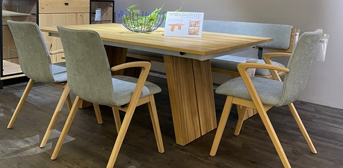 Ausstattung von DELTAMÖBEL im Esszimmer Stühle und Sitzbank • DELTAMÖBEL